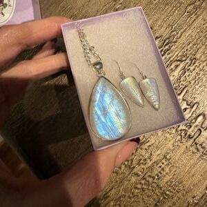 Silver and White Jewelry Set